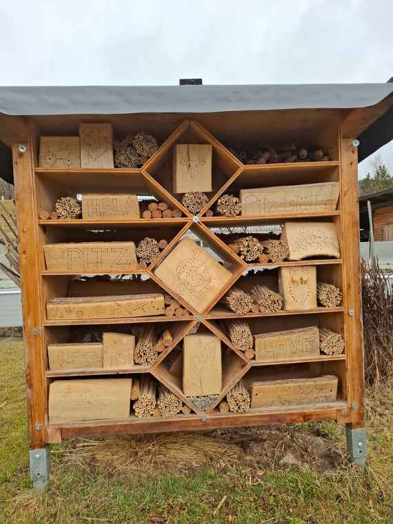 Renovierung Bienenhotel