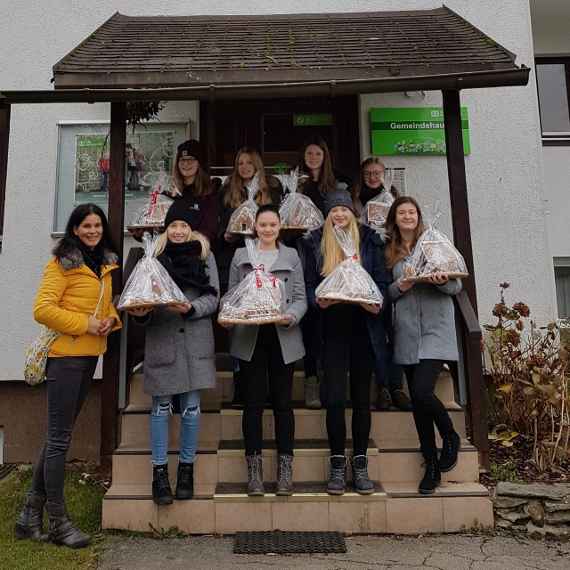 Süße Weihnachtsgrüße für das SOS-Kinderdorf Moosburg