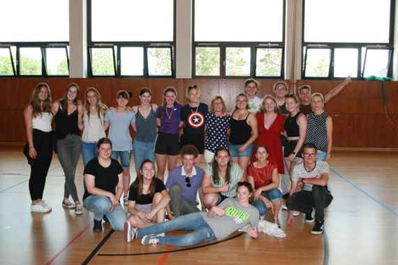 Gruppenfoto von Schülerinnen und Schüler am Get-Together-Day