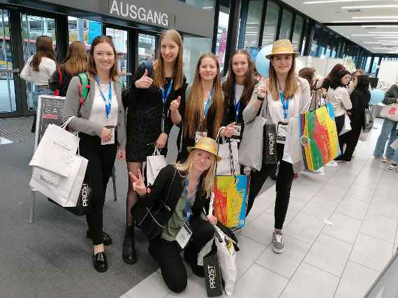 SchülerInnen der HBLA Pitzelsätten auf der Fachmesse für den Gast