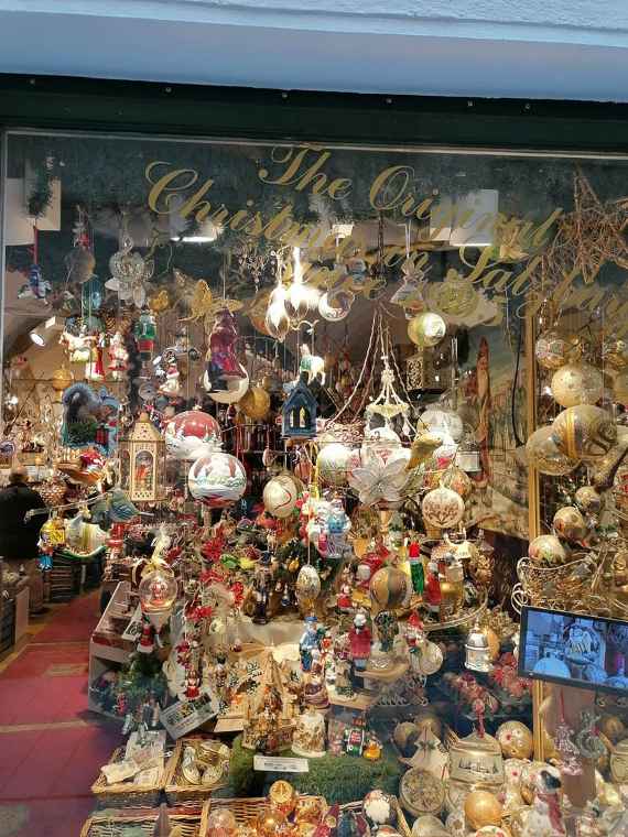 Salzburger Christkindlmarkt und Hotel Sacher