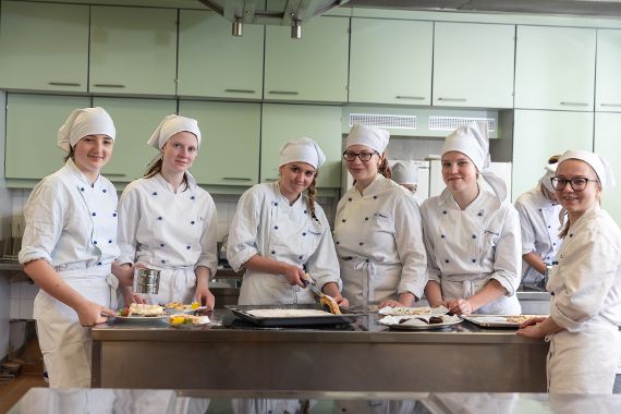 Kochen in den Lehrküchen der HBLA Pitzelstätten