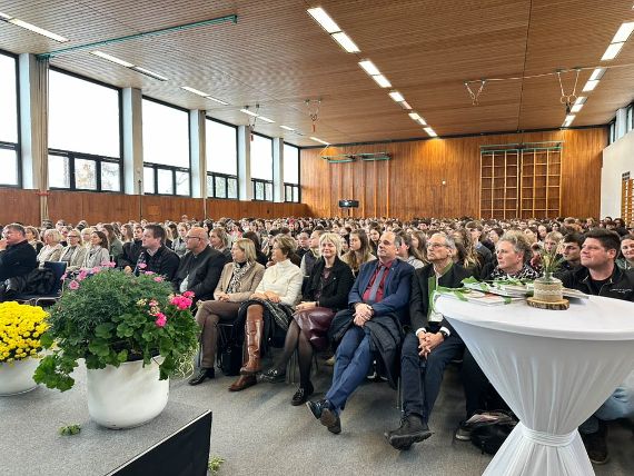 2. Jugendagrarsymposium an der HBLA Pitzelstätten im Spannungsfeld neuer Pflanzenzuchttechniken