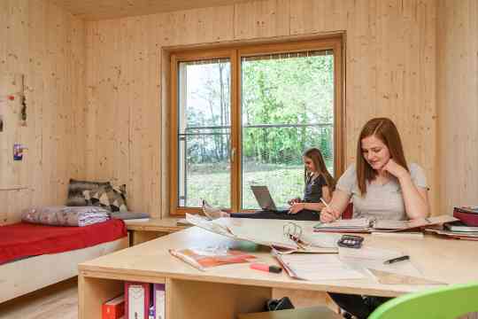 Schülerinnen und Schüler im Schülerheim, den sogenannten Pitzheim