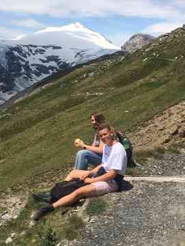 Schülerinnen der 3. Jahrgänge beim Wandern im Gebiet des Großglockners