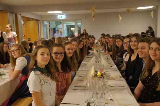 Weihnachtsfeier mit Schülern und Lehrern an der HBLA Pitzelstätten