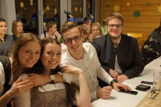 Weihnachtsfeier mit Schülern und Lehrern an der HBLA Pitzelstätten