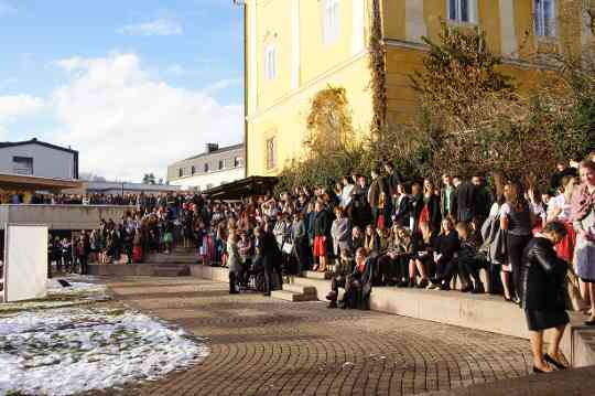 Weihnachtsfeier mit Schülern und Lehrern an der HBLA Pitzelstätten