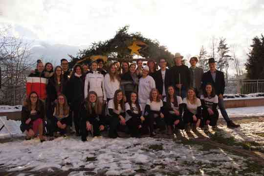 Weihnachtsfeier mit Schülern und Lehrern an der HBLA Pitzelstätten