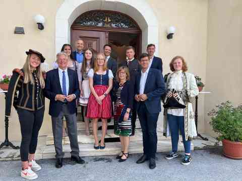 Gruppenfoto mit Landeshauptmann Dr. Peter Kaiser