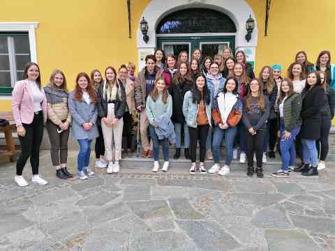 Schülerinnen und Schüler zu Besuch am Pilgramhof