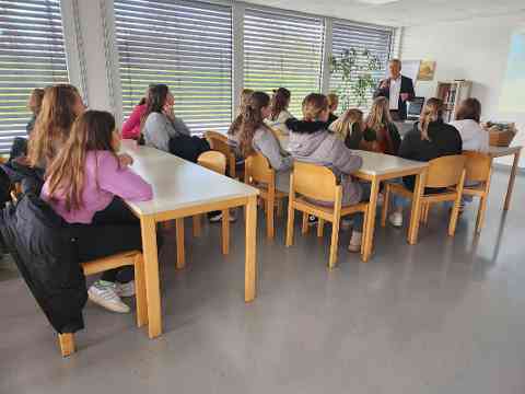 Exkursion zu Dr. Schär